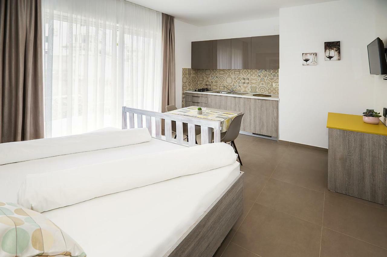 Apartments Capic Niko Baška Buitenkant foto
